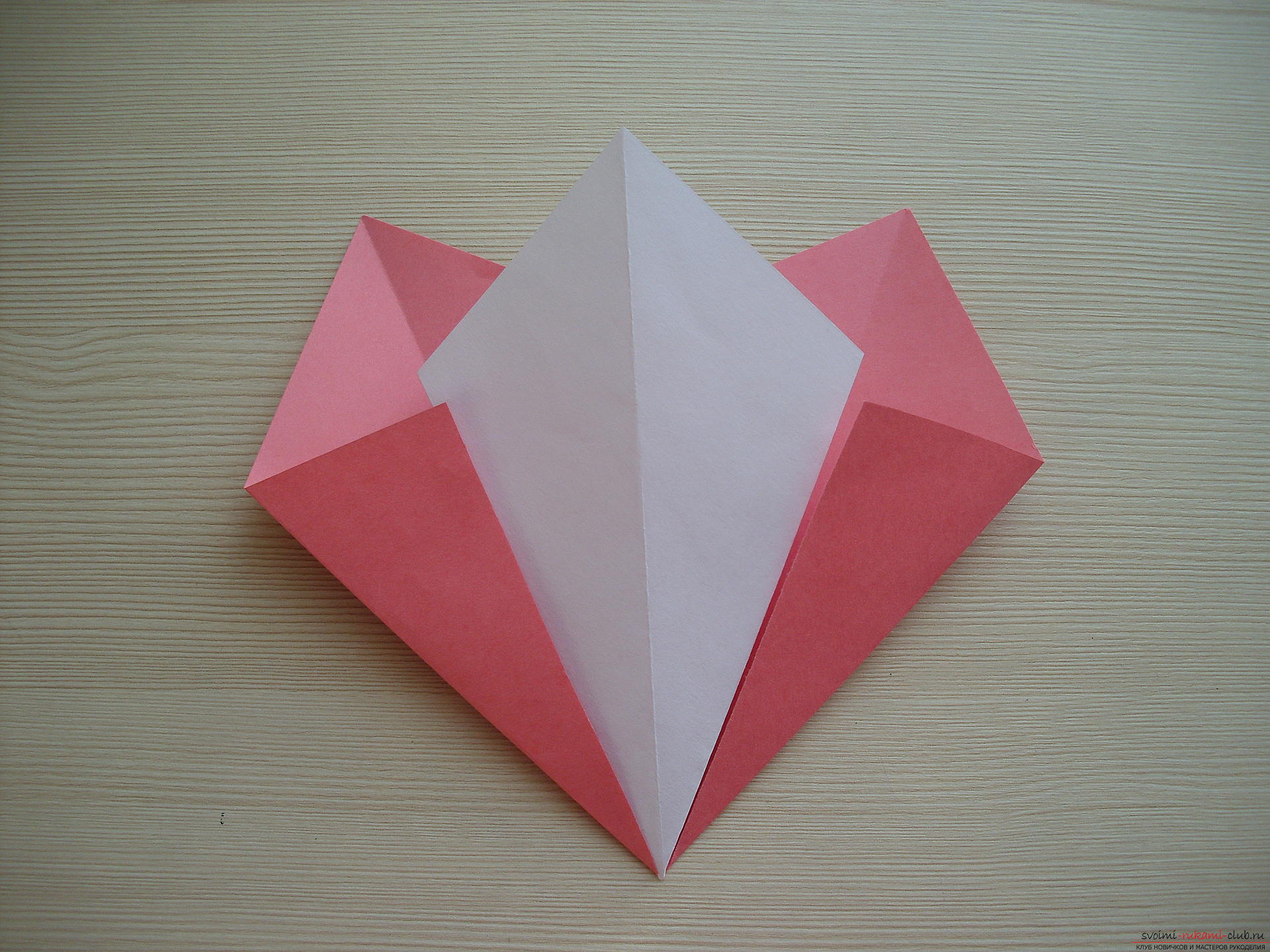 Этот мастер-класс научит как сделать цветок-оригами из бумаги.. Фото №10