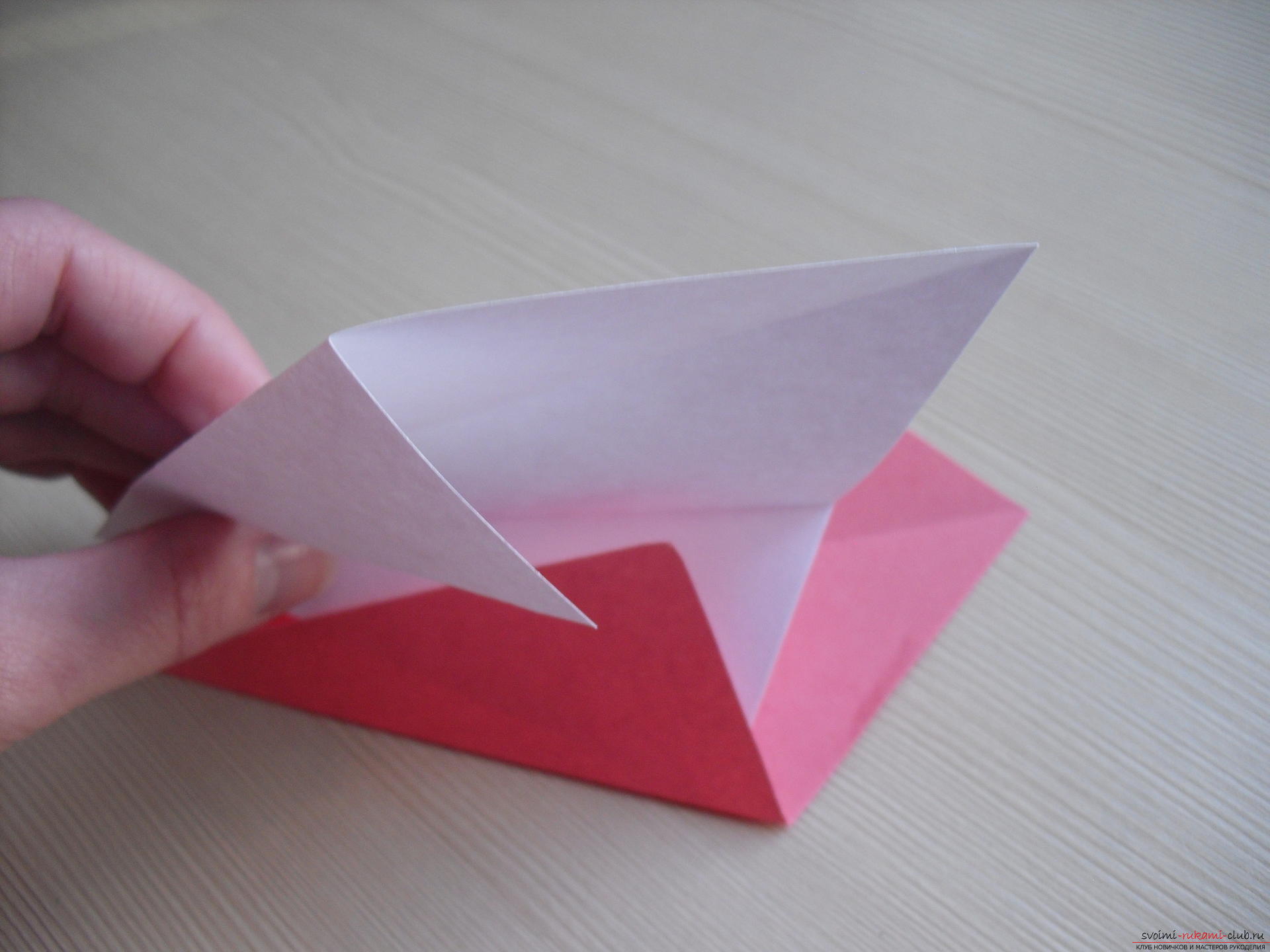Этот мастер-класс научит как сделать цветок-оригами из бумаги.. Фото №8