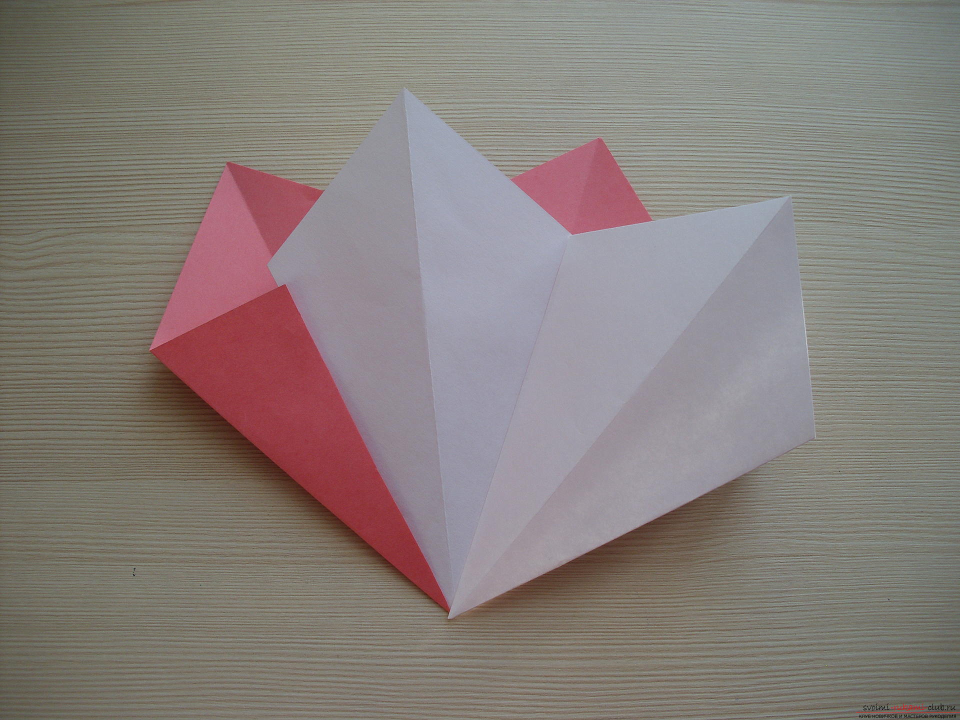 Этот мастер-класс научит как сделать цветок-оригами из бумаги.. Фото №11