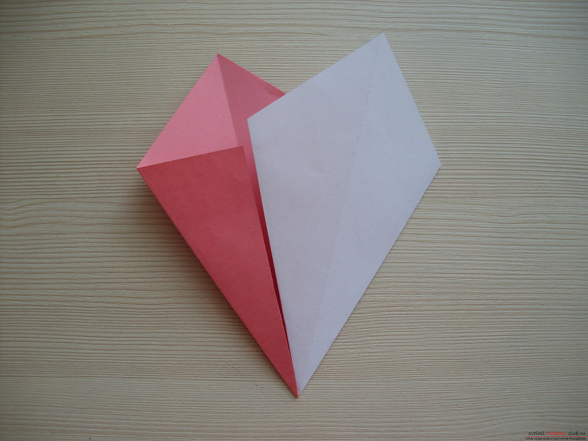Этот мастер-класс научит как сделать цветок-оригами из бумаги.. Фото №9